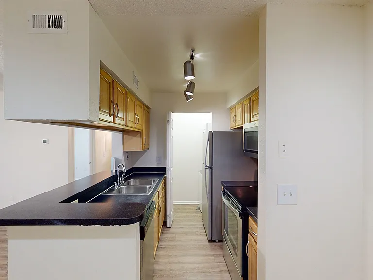 Lakewood Place — Photo 57