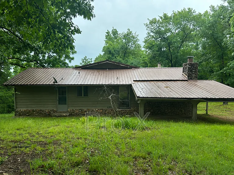 21090 Greycliff Rd — Photo 3