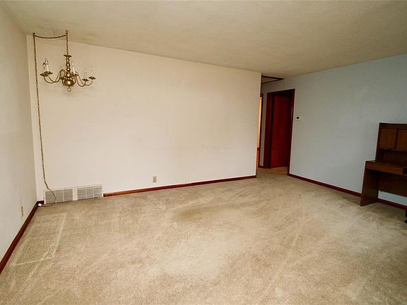 4th image of 7173 Anthony Ct