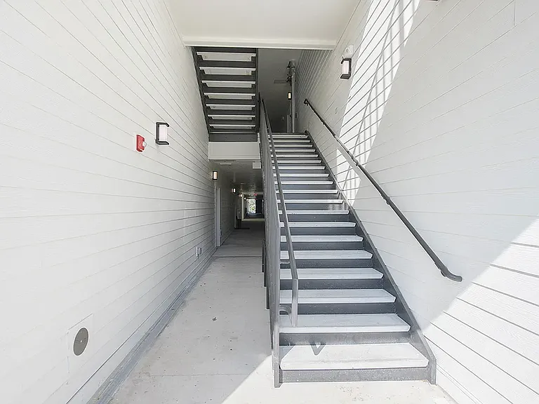 Grand Oak Apartments — Photo 28