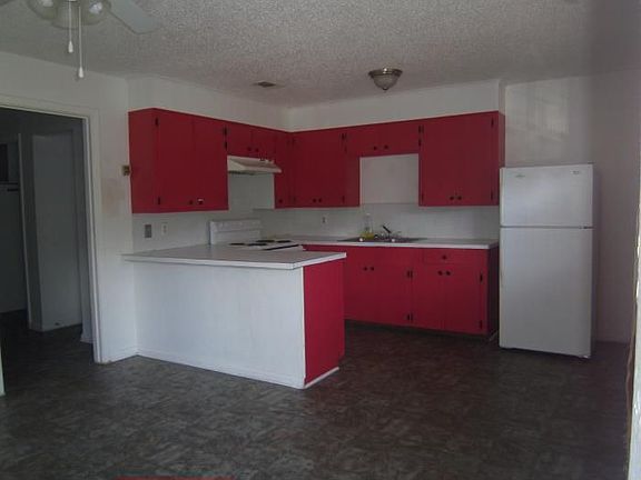 2nd image of 2282 University Pkwy APT 8