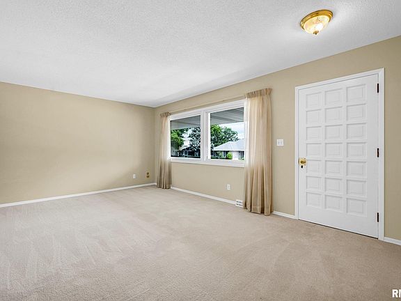 3rd image of 4612 W Lynnhurst Dr