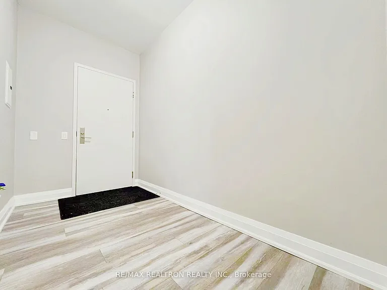 83 Redpath Ave #204 — Photo 4