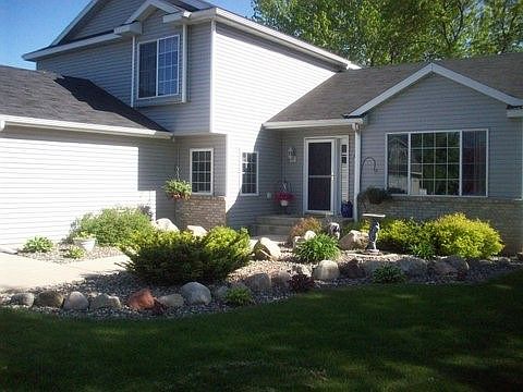 2nd image of 3125 15th Ave S
