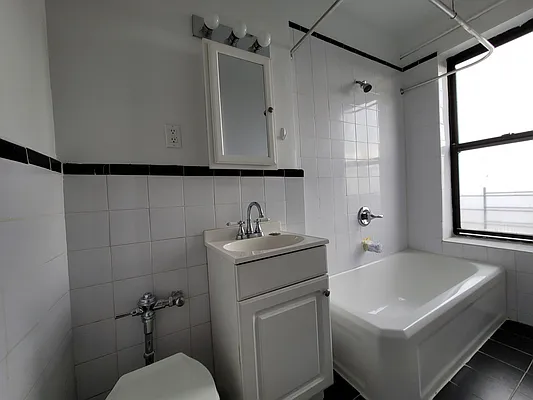 Rented by R New York | media 17