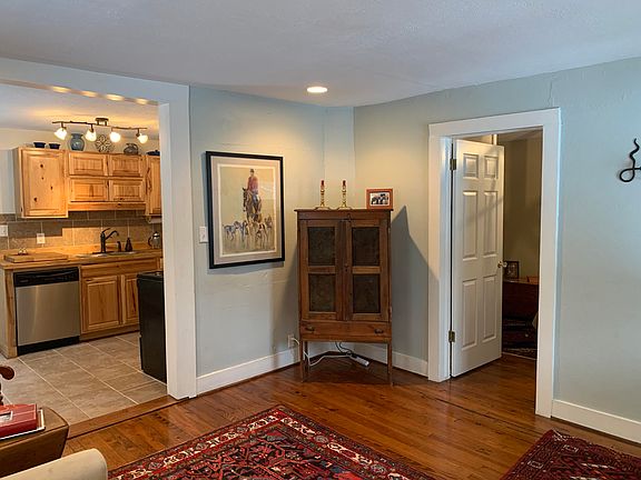 2nd image of 222 Maury St