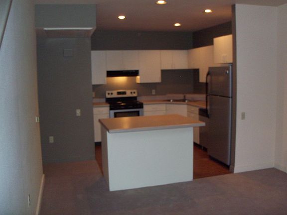 3rd image of 233 N Broadway APT L