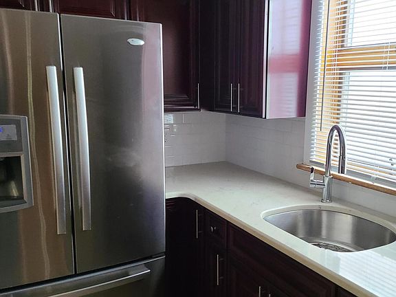 5th image of 294 Glen Ave