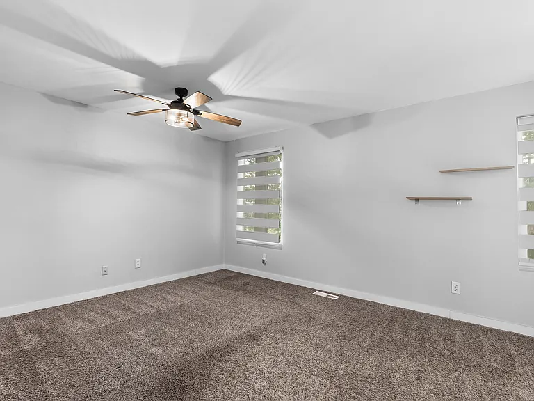 1050 S Monaco Pkwy #145 — Photo 12