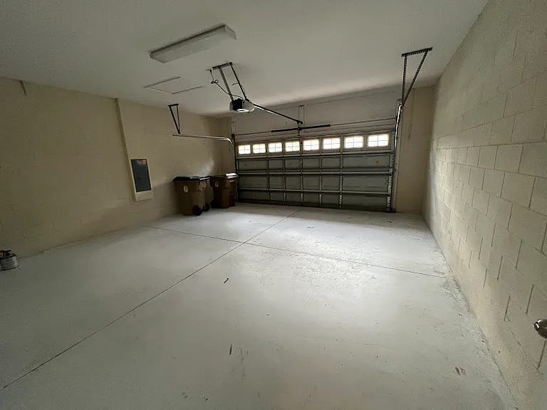 3705 Greencrest Ct — Photo 32