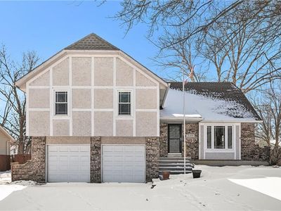 14401 S Cottonwood Dr, Olathe, KS, 66062