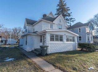 723 W 1st St, Waterloo, IA 50701