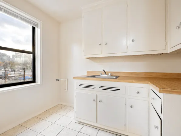 3130 Grand Concourse image 10 of 26