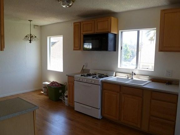3rd image of 4107 E 6th St #B