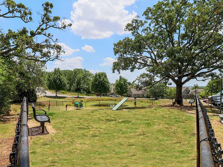Mountain Ranch Apartments — Photo 49