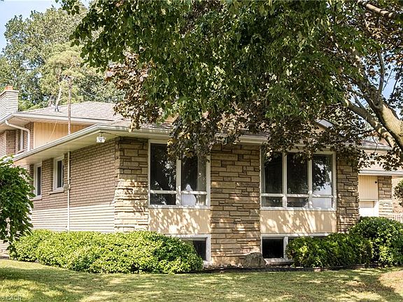 4th image of 14 Woodside Dr
