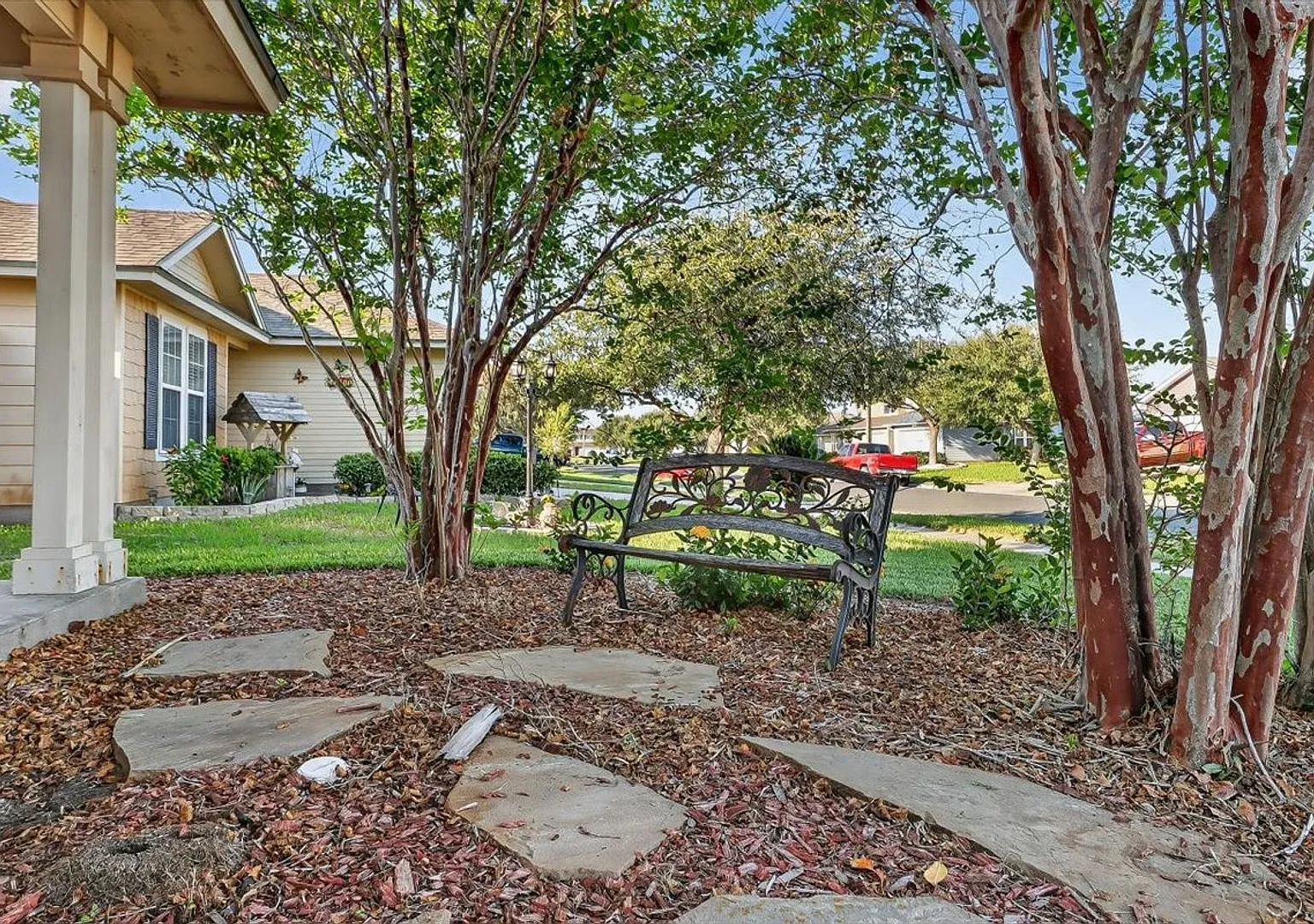 2110 Encino - 3/bed 2/bath - $2,095/month — Photo 4
