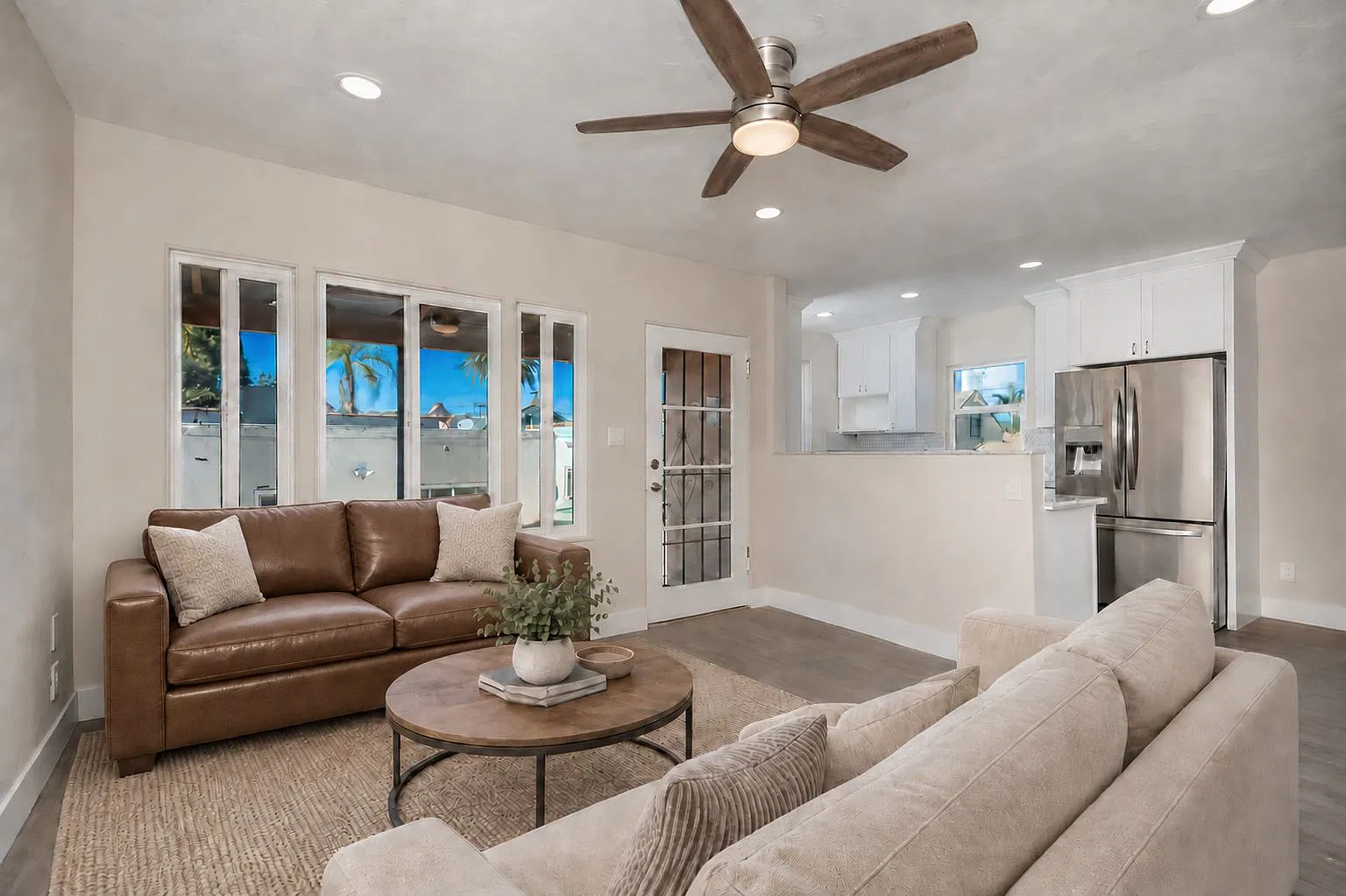 1 bed, 550 sqft, $2,400 — Photo 1