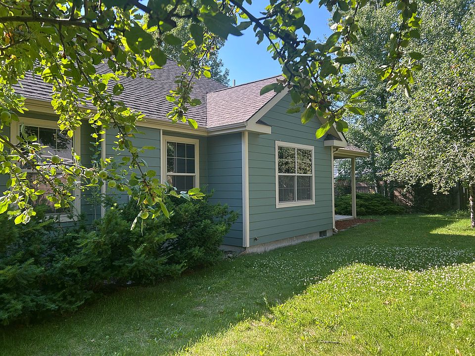 Cozy backyard with trees
