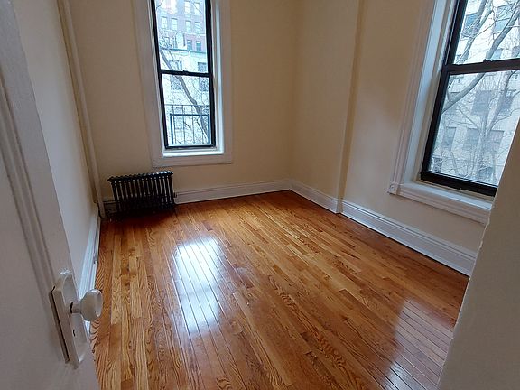 3rd image of 120 E 82nd St APT 10