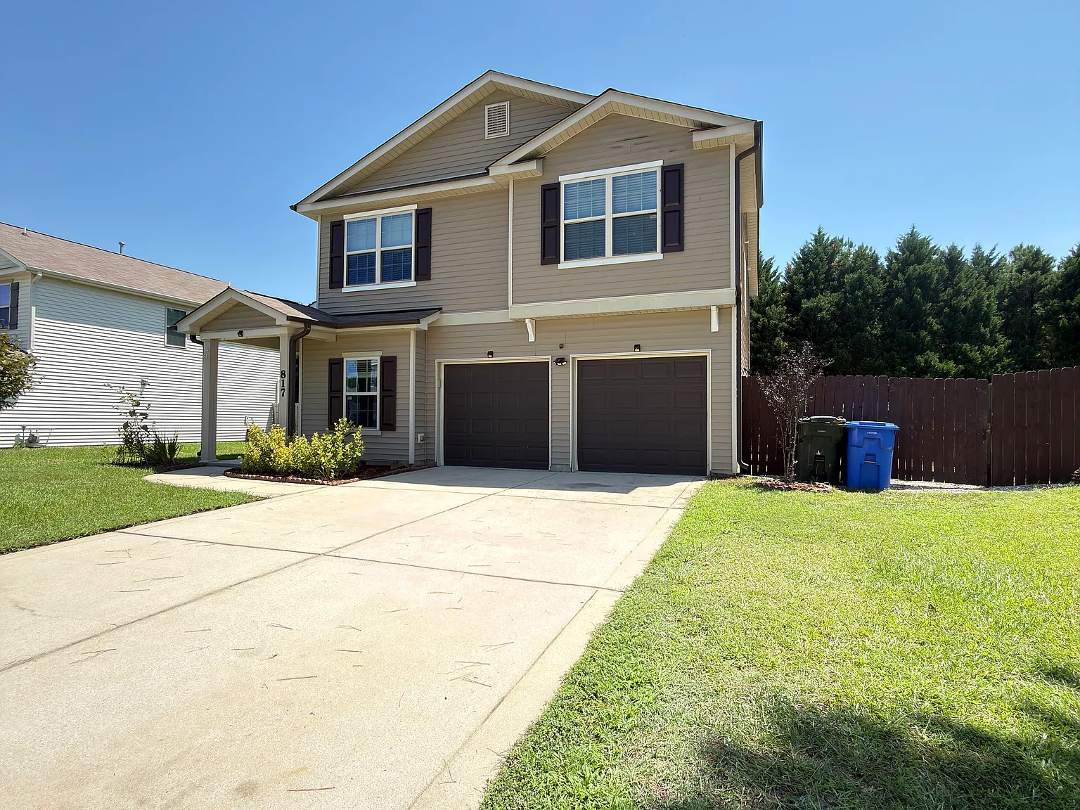 4 bed, 2.5 bath, 1934 sqft, $2,250 — Photo 3