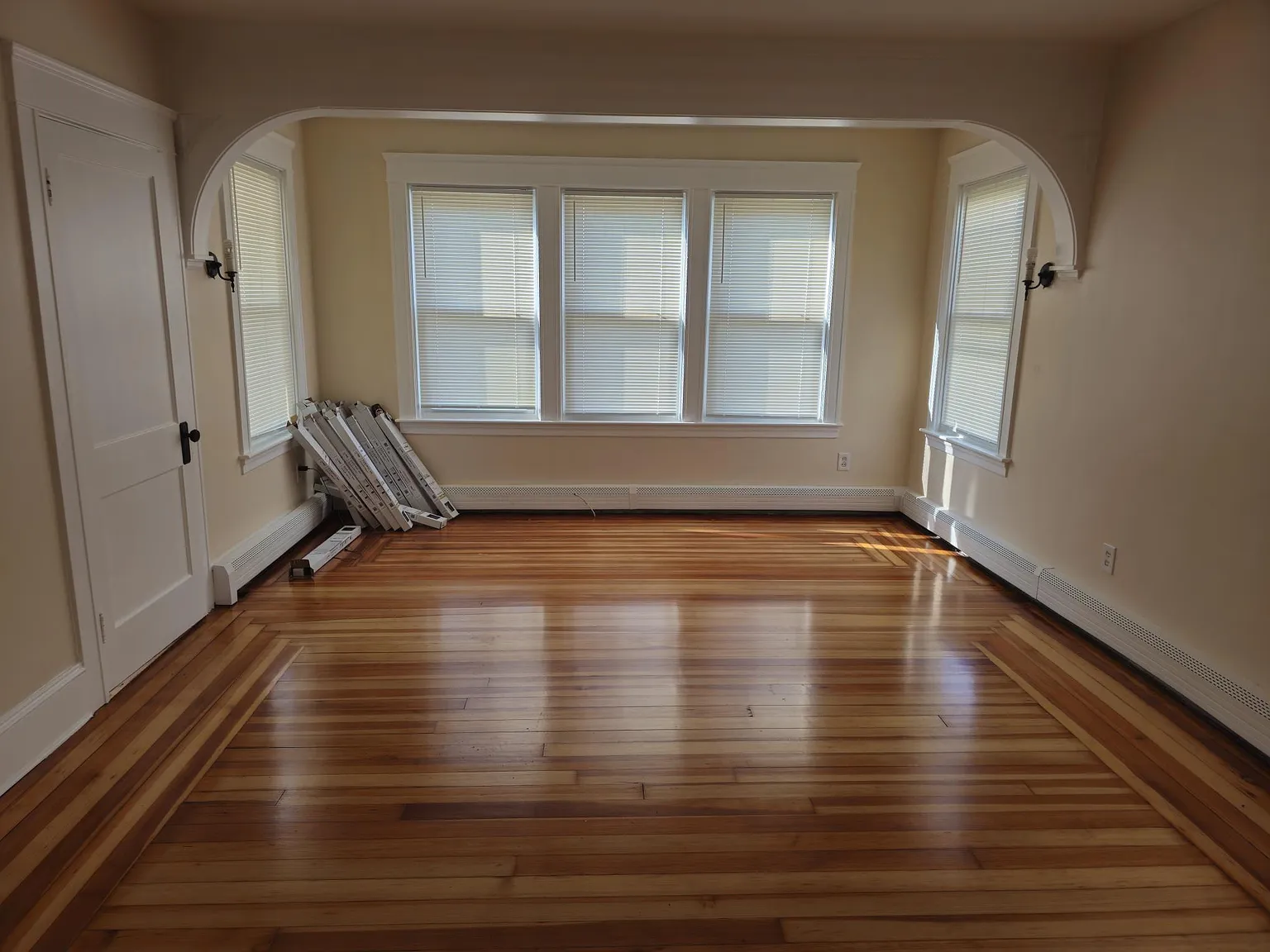 3 bed, 1232 sqft, $2,250 — Photo 2