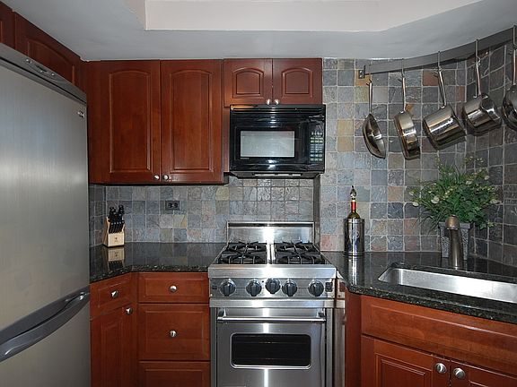 3rd image of 210 E 36th St APT 12-A