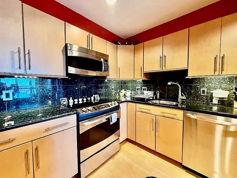 1 bed, 1.0 bath, 820 sqft, $1,870 — Photo 2