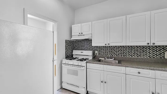 Rented by Expansion Central Development LLC | media 9