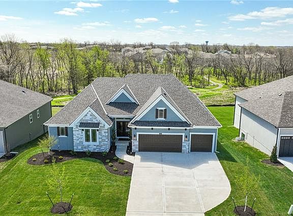 2nd image of 329 NW Ambersham Dr