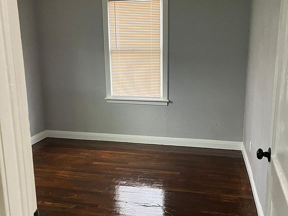 5th image of 3821 Sumner St