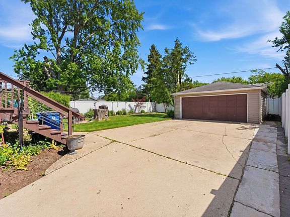 2nd image of 433 Norton Ave