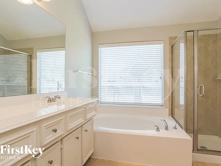 2703 Facet Creek Dr — Photo 10