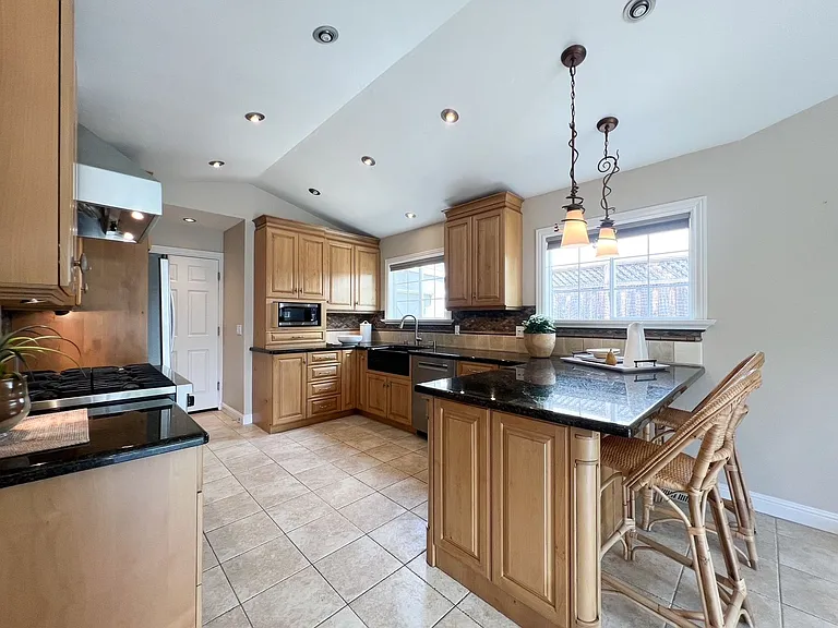 3321 Anita Ct — Photo 27