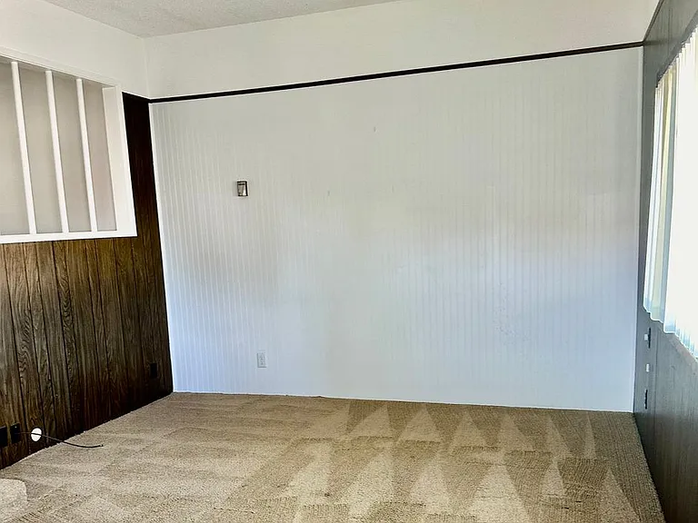 1119 N Alameda Ave — Photo 8
