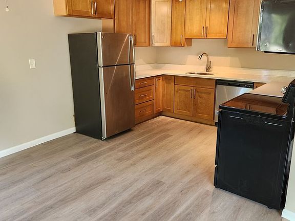 4th image of 15544 27th Ave NE APT 3