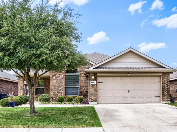 10212 Almondtree Dr, Fort Worth, TX 76140