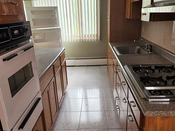 4th image of 6018 75th St Floor 2