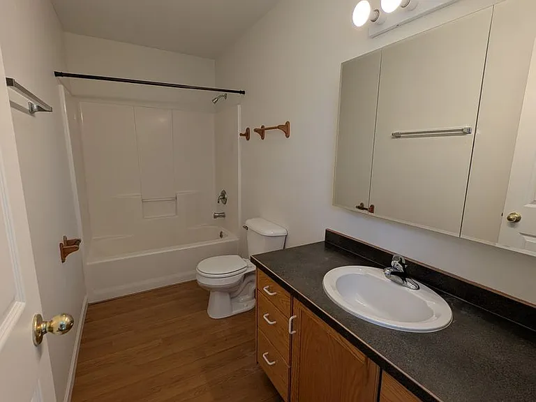 1115 W Park Ave — Photo 9