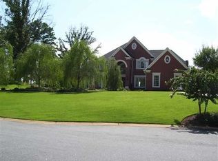 210 Golden Willow Ct, Easley, SC 29642