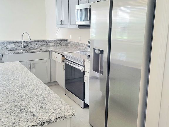 4th image of 34194 Cinder Way