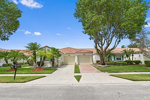 6077 Lake Hibiscus Dr Photo 1