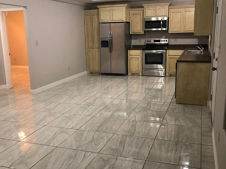 215 Burge Dr #D — Photo 2
