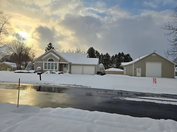 2770 Marshall St, Weedsport, NY 13166