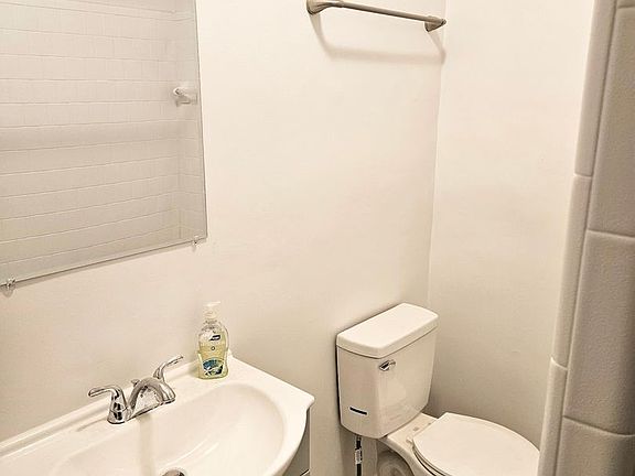 5th image of 1202 Carolina Ave #B