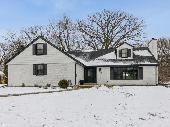 320 Rollingwood Ln, Joliet, IL 60431