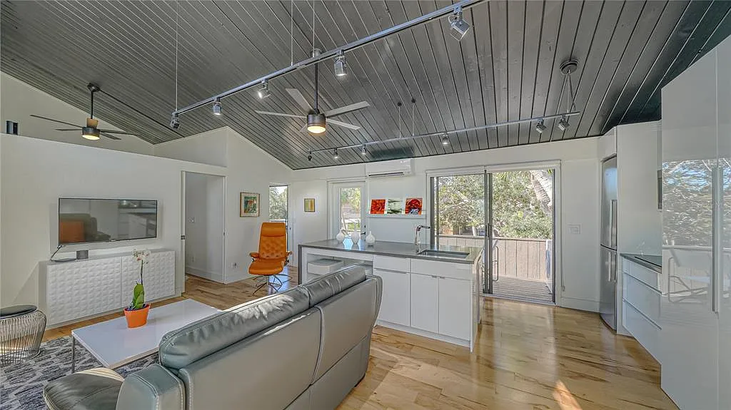 1 bed, 561 sqft, $3,500 — Photo 2