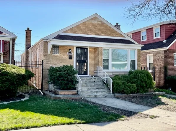 8953 S East End Ave, Chicago, IL 60617