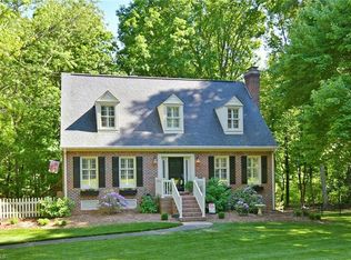 3930 Walnut Hills Dr, Winston Salem, NC 27106