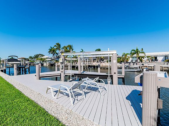 2nd image of 1140 Martinique Ct